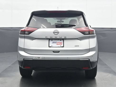 Used 2025 Nissan Rogue SV AWD/4WD image 5