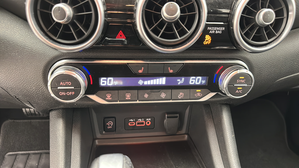 Used 2025 Nissan Sentra SR w/ Midnight Edition FWD image 17