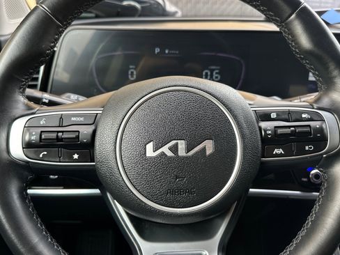 Used 2024 Kia Sportage EX image 23