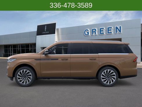 New 2026 Lincoln Navigator L Black Label AWD/4WD image 3