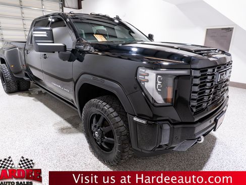 Used 2024 GMC Sierra 3500 Denali Ultimate AWD/4WD image 6