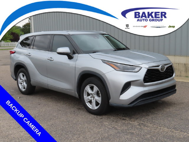 Used 2021 Toyota Highlander L FWD image 1