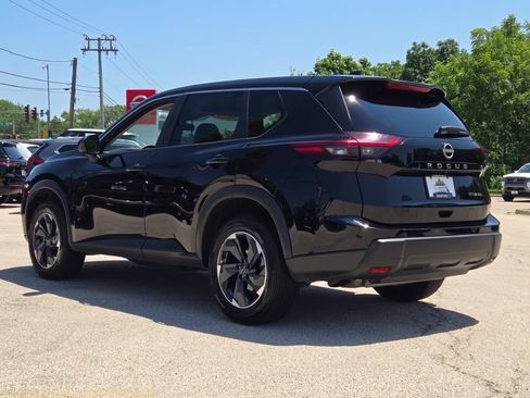 Used 2024 Nissan Rogue SV AWD/4WD image 17