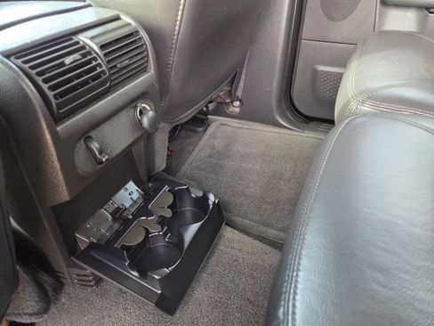 Used 2004 Ford Explorer Limited image 20