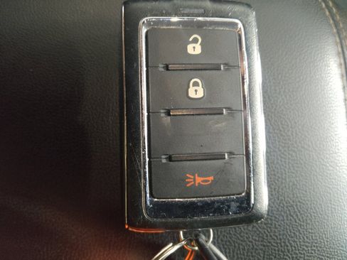 Used 2024 Jeep Grand Cherokee Laredo RWD image 32