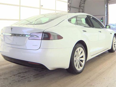 Used 2018 Tesla Model S 100D image 5