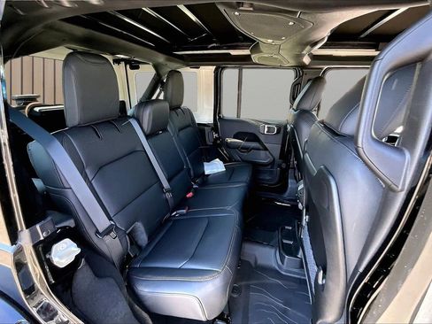 New 2026 Jeep Wrangler Unlimited Sahara AWD/4WD image 22