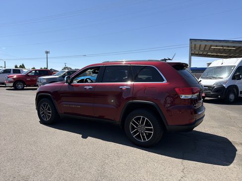 Used 2019 Jeep Grand Cherokee Limited AWD/4WD image 3