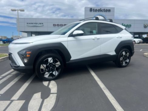 Used 2025 Hyundai Kona SEL AWD/4WD image 1