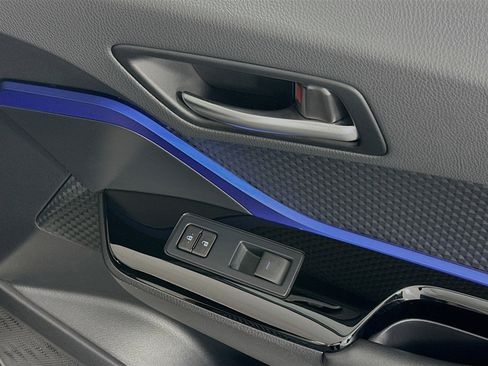 Used 2021 Toyota C-HR XLE image 29