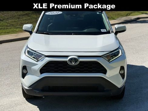 Used 2021 Toyota RAV4 XLE Premium AWD/4WD image 7