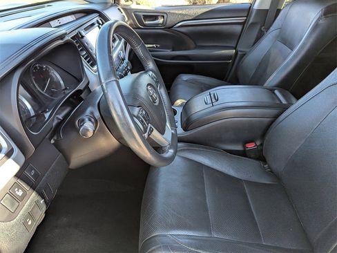 Used 2016 Toyota Highlander Limited image 31
