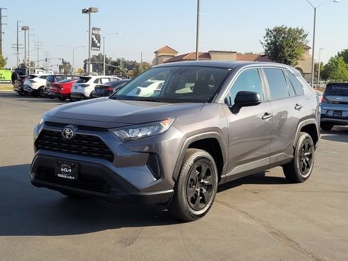 Used 2022 Toyota RAV4 LE w/ Carpet Mat Package (TMS) FWD image 9