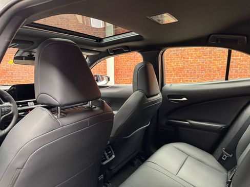 Used 2023 Lexus UX 250h F Sport AWD/4WD image 26