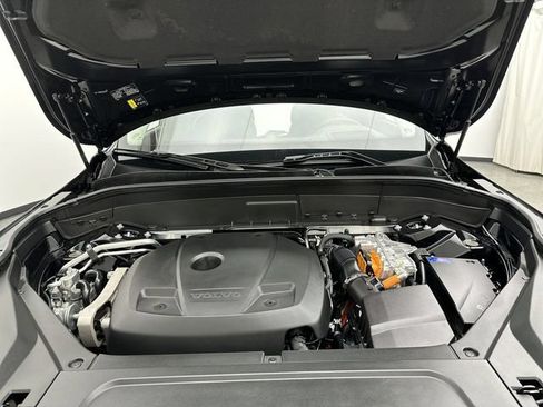 Certified 2024 Volvo XC90 T8 Ultimate w/ Protection Package Premier AWD/4WD image 27