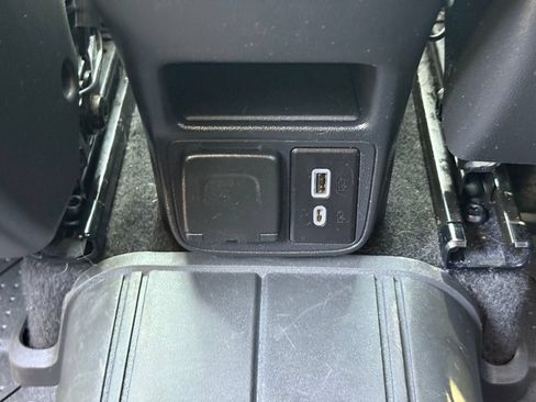 Used 2021 Chevrolet TrailBlazer LT w/ Convenience Package AWD/4WD image 18