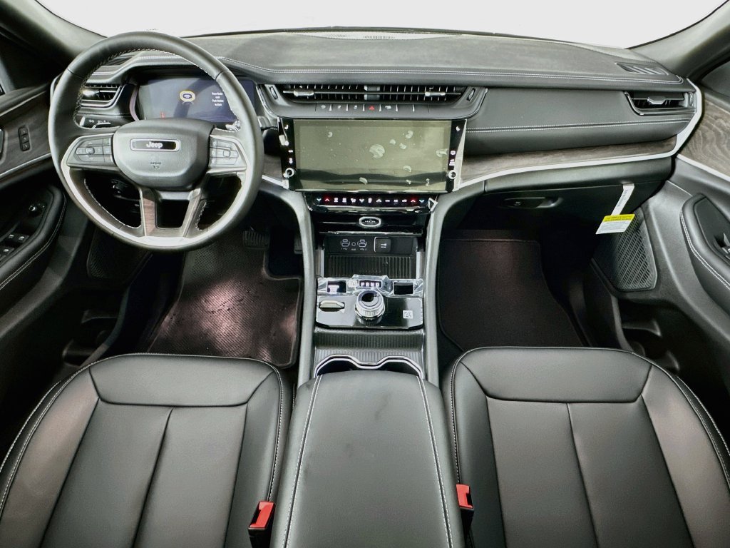 New 2027 Jeep Grand Cherokee Limited AWD/4WD image 9