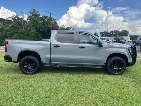 Used 2024 Chevrolet Silverado 1500 LT Trail Boss w/ Convenience Package II AWD/4WD image 12