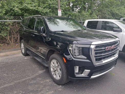 Used 2022 GMC Yukon SLT w/ SLT Premium Package AWD/4WD image 6