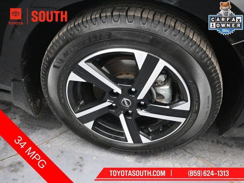 Used 2025 Nissan Sentra SV FWD image 33