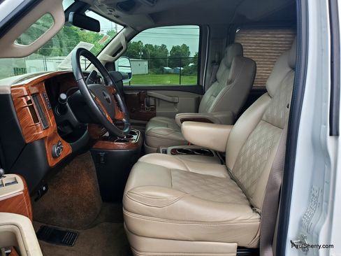 Used 2021 GMC Savana 2500 RWD image 38