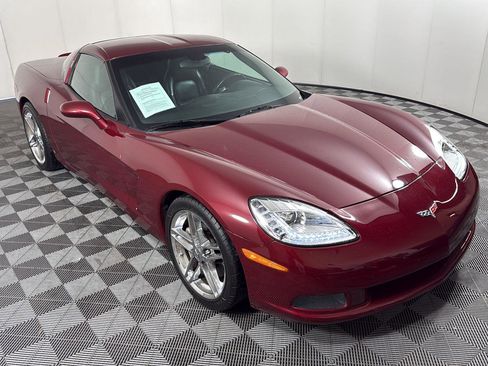 Used 2006 Chevrolet Corvette Coupe w/ Preferred Equipment Group RWD image 4