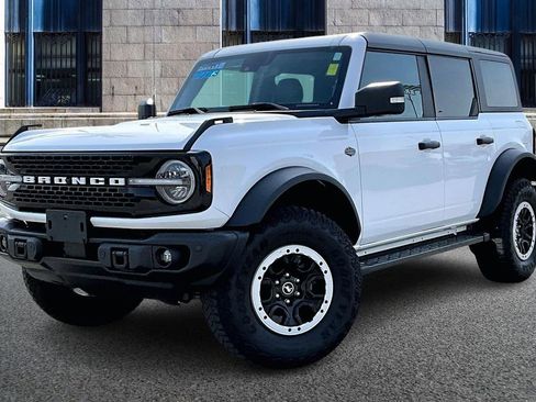 Certified 2023 Ford Bronco Wildtrak AWD/4WD image 2