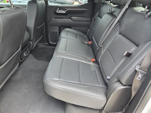 Used 2025 GMC Sierra 1500 SLT RWD image 18
