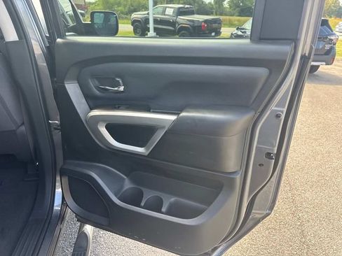 Used 2024 Nissan Titan SV AWD/4WD image 16