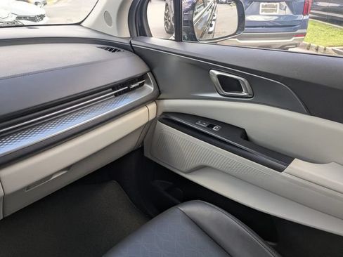 Certified 2024 Kia Carnival LX FWD image 19