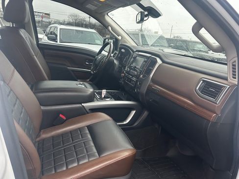 Used 2019 Nissan Titan Platinum Reserve image 14