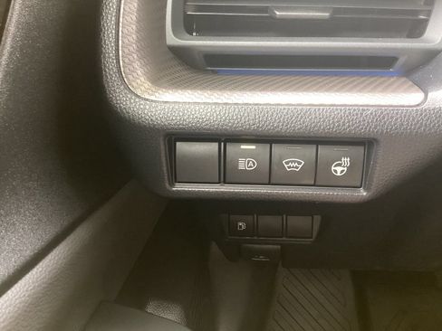 Used 2025 Toyota Prius XLE AWD/4WD image 19