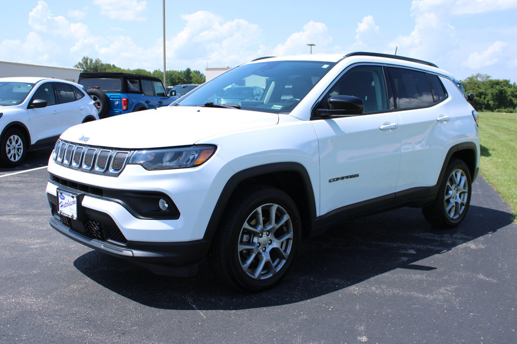 Used 2022 Jeep Compass Latitude AWD/4WD image 3