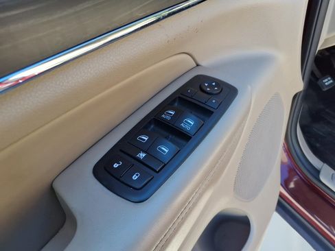 Used 2019 Jeep Grand Cherokee Limited AWD/4WD image 11