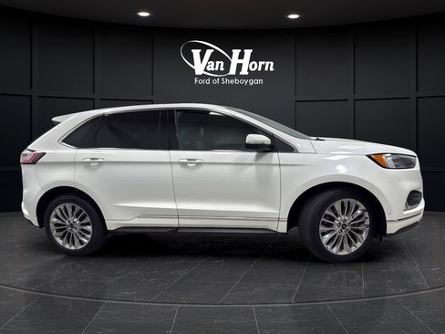 Used 2020 Ford Edge Titanium w/ Equipment Group 301A AWD/4WD image 8