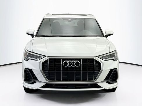 Used 2025 Audi Q3 2.0T Premium w/ Convenience Package image 2