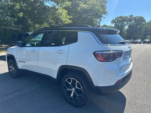 Used 2024 Jeep Compass Limited AWD/4WD image 7