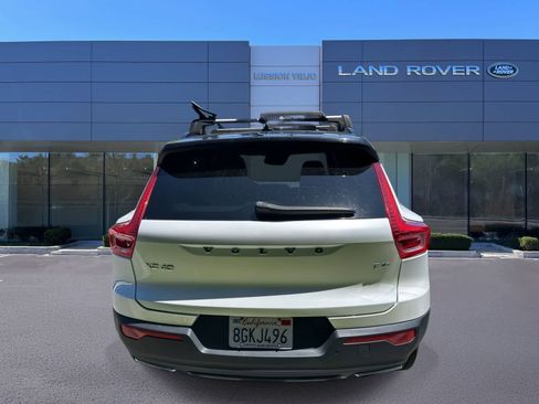 Used 2019 Volvo XC40 T4 R-Design FWD image 6