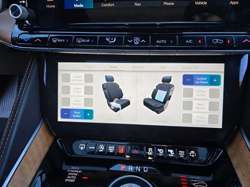 Used 2024 Jeep Grand Wagoneer L Series III image 9