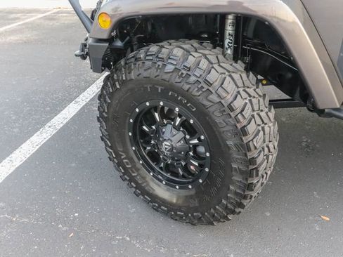 Used 2017 Jeep Wrangler Sport image 24