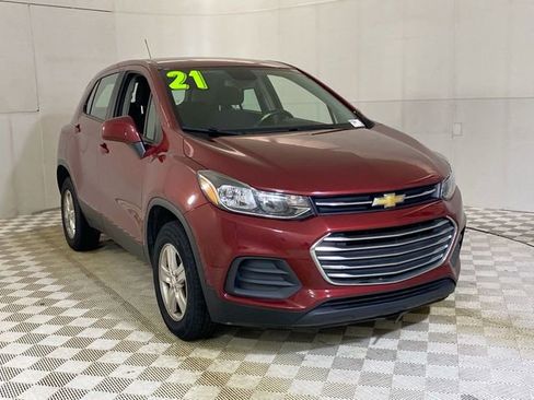 Used 2021 Chevrolet Trax LS AWD/4WD image 1