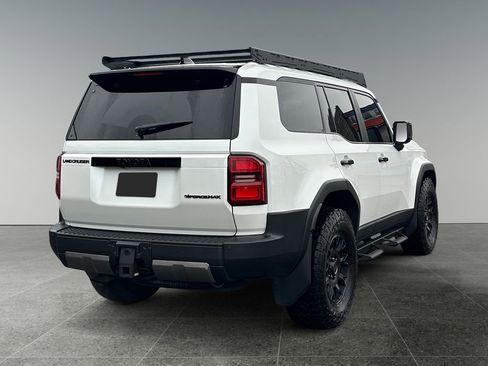 Used 2025 Toyota Land Cruiser image 7