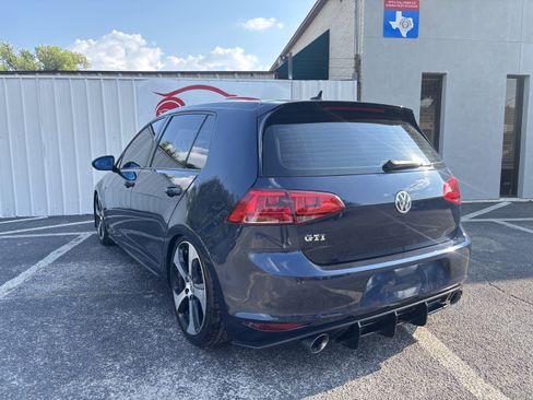 Used 2017 Volkswagen GTI S image 9