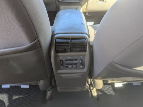 Used 2003 Ford Explorer Sport Trac XLS RWD image 33