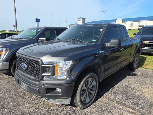 Used 2018 Ford F150 XL w/ Equipment Group 101A Mid AWD/4WD image 3