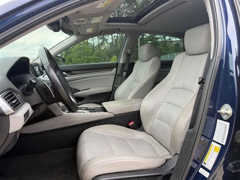 Used 2018 Honda Accord Touring image 14