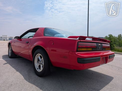 Used 1989 Pontiac Firebird Coupe image 8