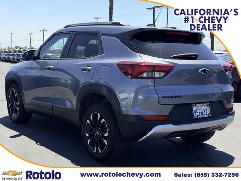 Used 2022 Chevrolet TrailBlazer LT w/ Confidence II Package FWD image 4