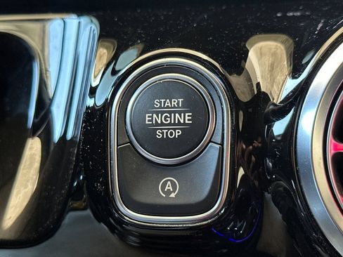 Certified 2022 Mercedes-Benz GLA 250 4MATIC image 27