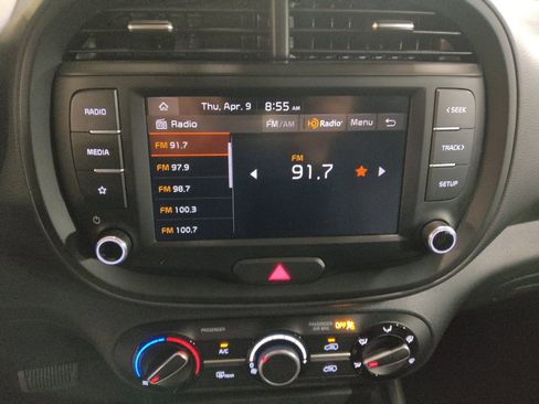 Used 2025 Kia Soul LX image 25